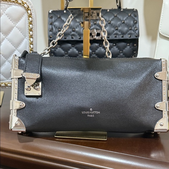 Black and Silver Clutch - Picture 1 of 6